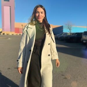 Meet your Posher, Galia